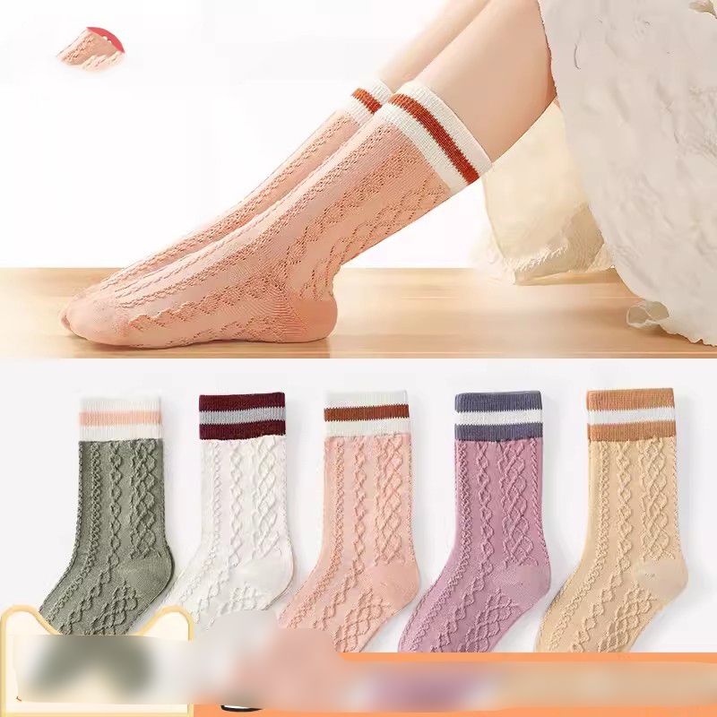 Fashion Holding Hands With Bears [5 Pairs Of Extra Long Tubes For Autumn And Winter] Cotton Printed Long Children