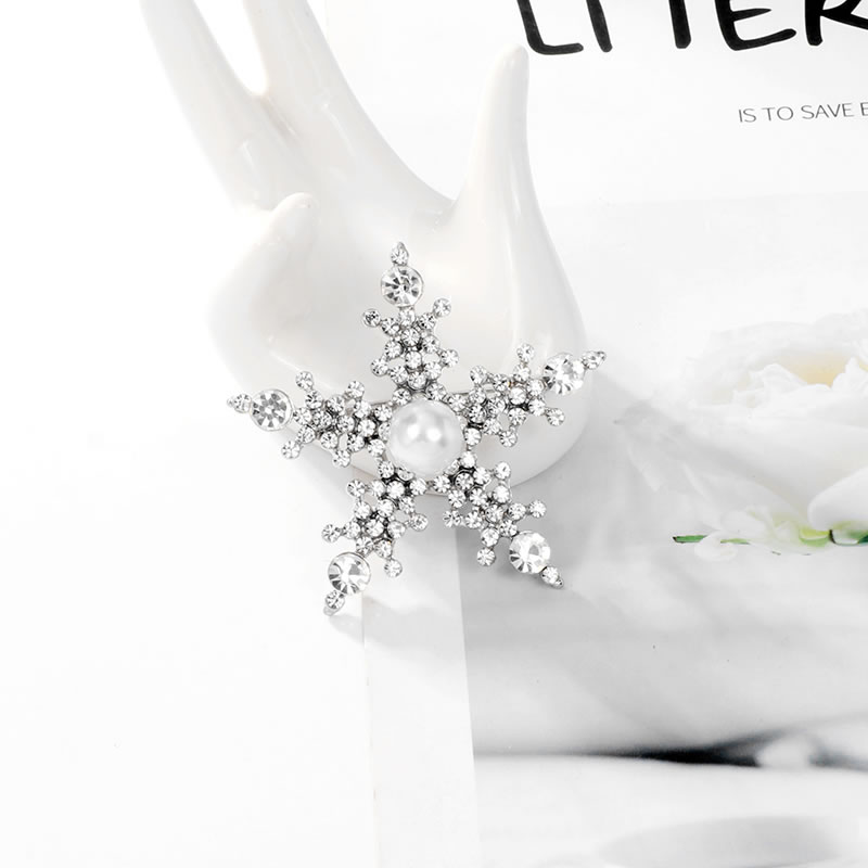 Fashion Gold Alloy Diamond-studded Pearl Snowflake Brooch,Korean Brooches