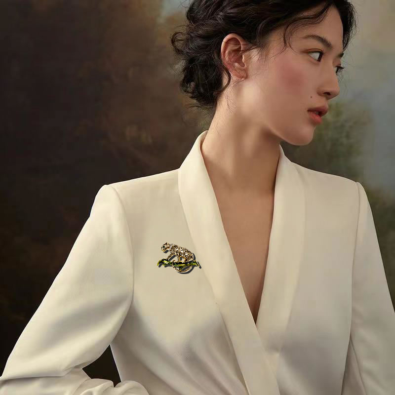 Fashion Silver Alloy Diamond Leopard Brooch,Korean Brooches