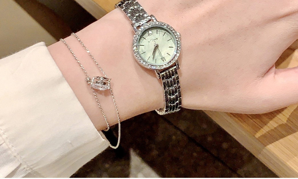 Fashion Green Face Titanium Steel Diamond Round Dial Watch (with Battery),Ladies Watches