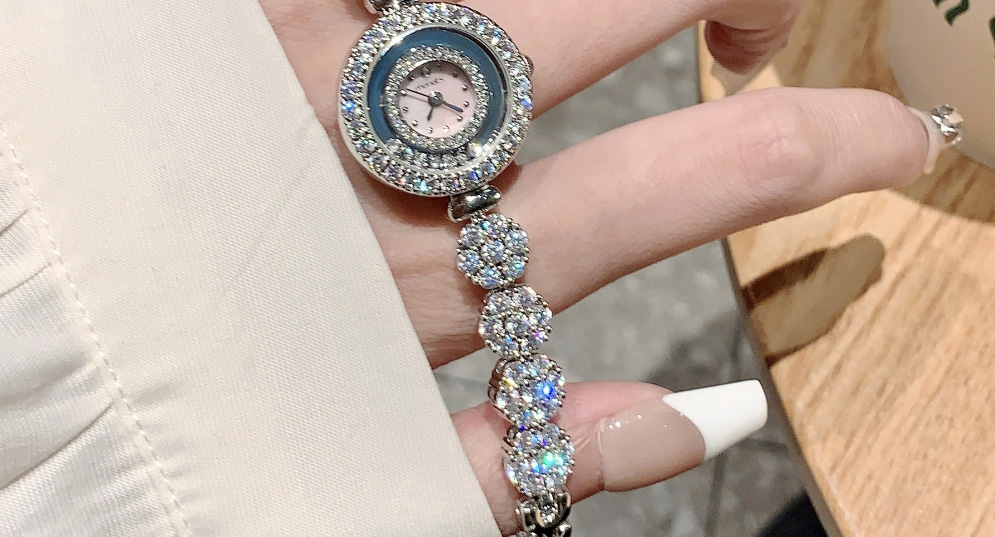 Fashion Silver With Blue Face Titanium Steel Diamond Round Dial Watch (with Battery),Ladies Watches
