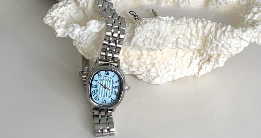 Fashion Blue Face Pu Oval Dial Watch (with Battery),Ladies Watches