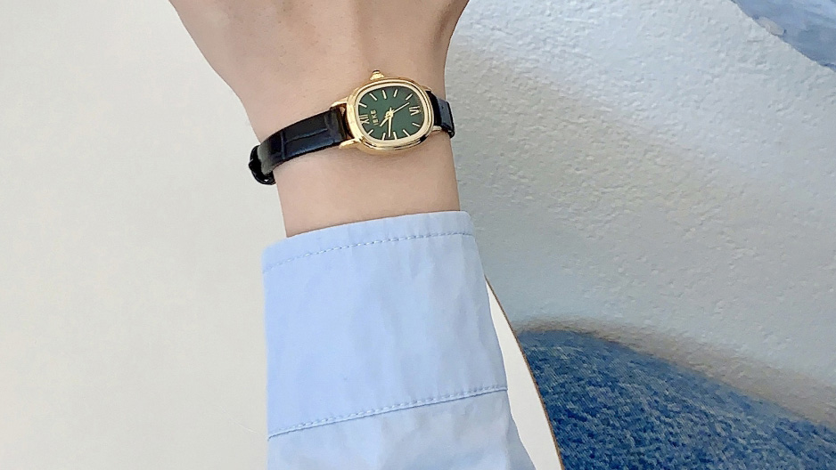 Fashion Black Belt Gold Frame Green Surface Stainless Steel Oval Dial Watch (with Battery),Ladies Watches