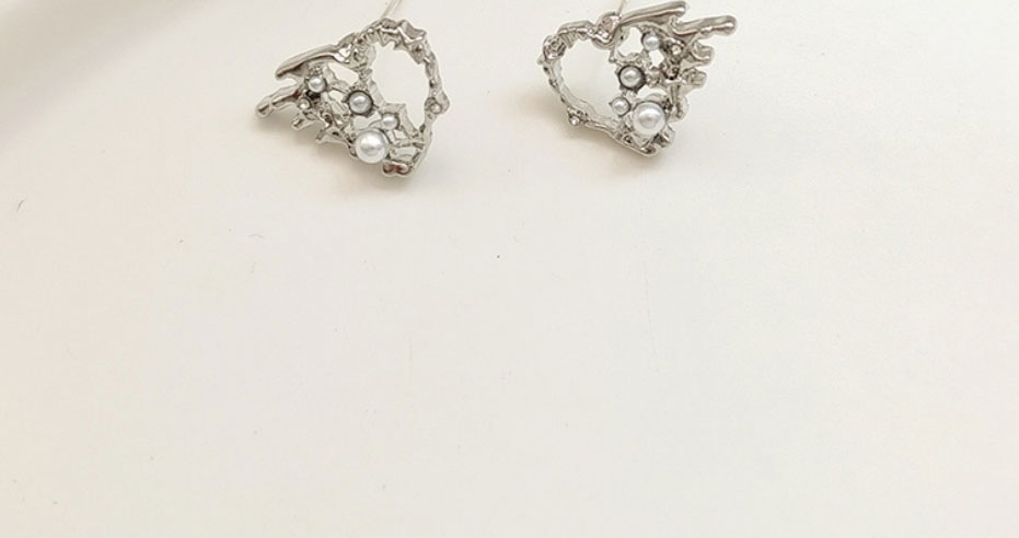 Fashion Silver Irregular Hollow Heart Pearl Stud Earrings,Stud Earrings