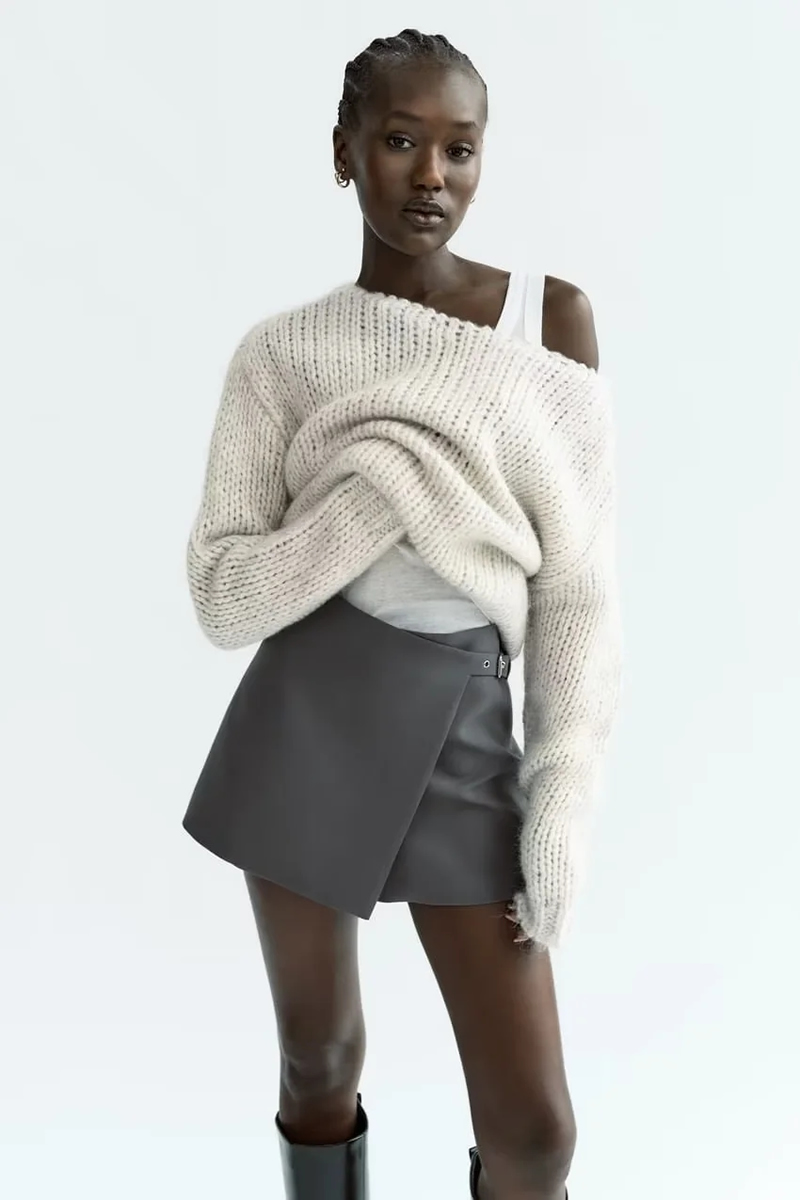 Fashion Black Woven Asymmetric Culottes,Shorts
