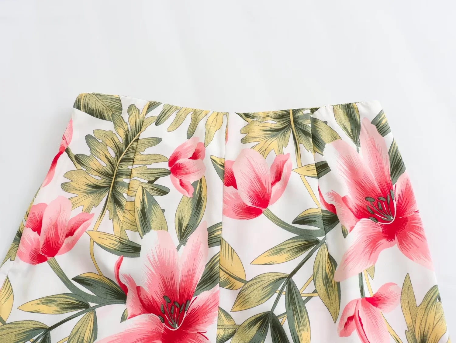 Fashion Color Matching Polyester Printed Wrap Shorts,Shorts