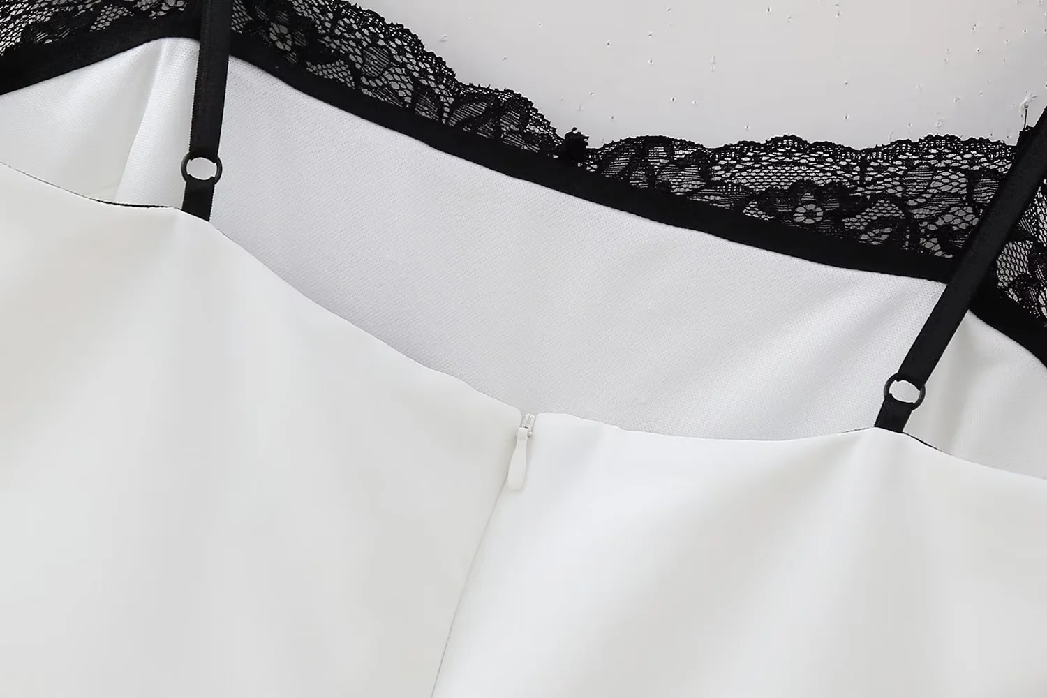 Fashion White Polyester Lace Patchwork Suspender Skirt,Mini & Short Dresses