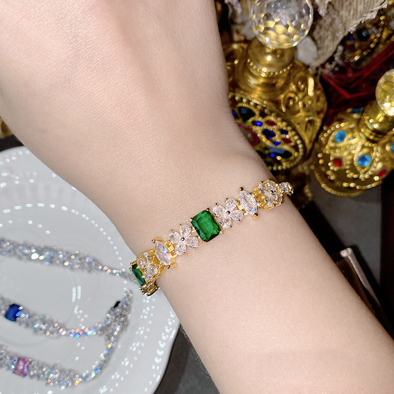 Fashion Bracelet 0140?green Spiny Copper Inlaid Zirconium Geometric Bracelet,Bracelets