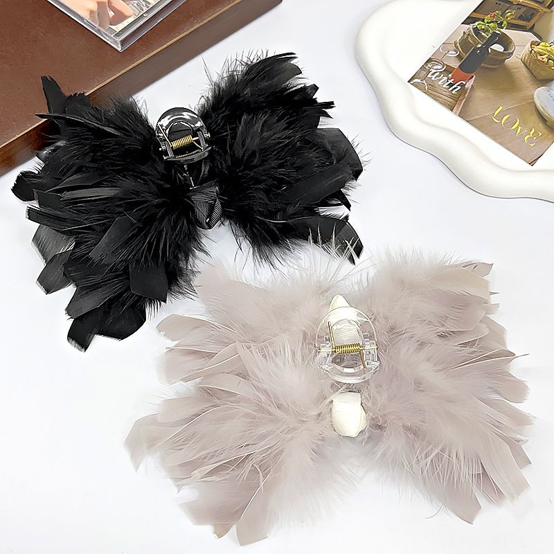 Fashion 3# White Feather Geometric Feather Gripper,Hair Claws