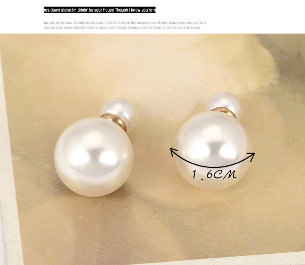 Upper White Simple Pearl Design,Stud Earrings