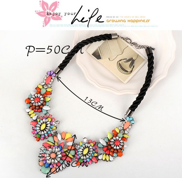 Winter Multicolor Flower Shape Gemstone Decorated Design,Bib Necklaces
