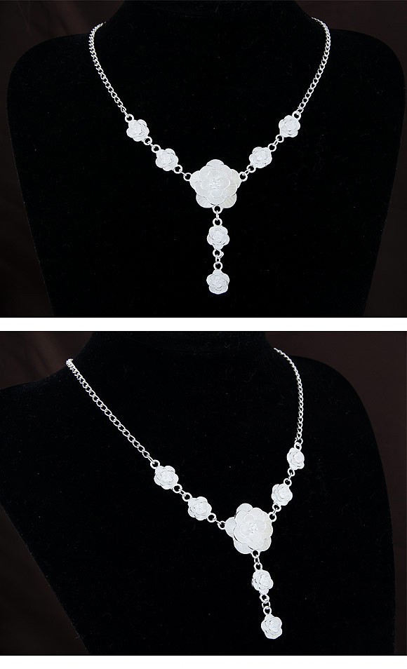 2011 White Flower Shape Decorated Simple Design Alloy Bib Necklaces,Pendants