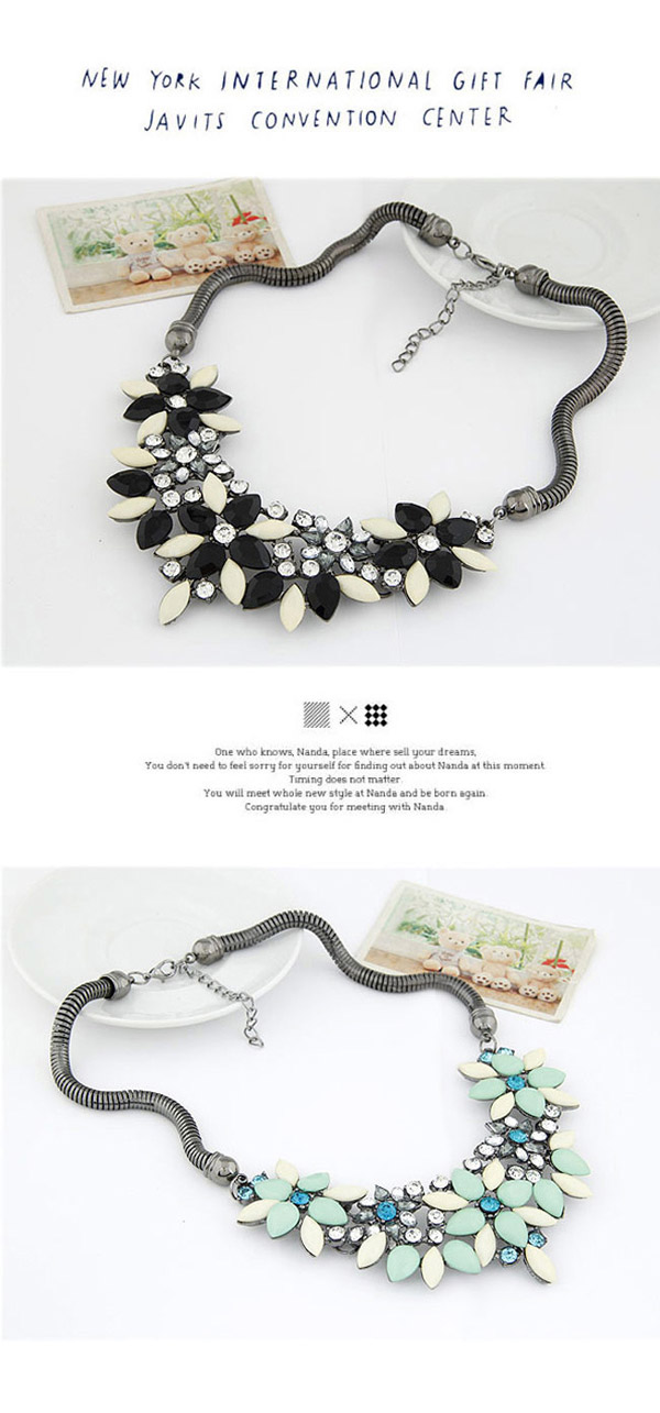 Sweet Black Gemstone Decorated Flower Shape Design,Bib Necklaces