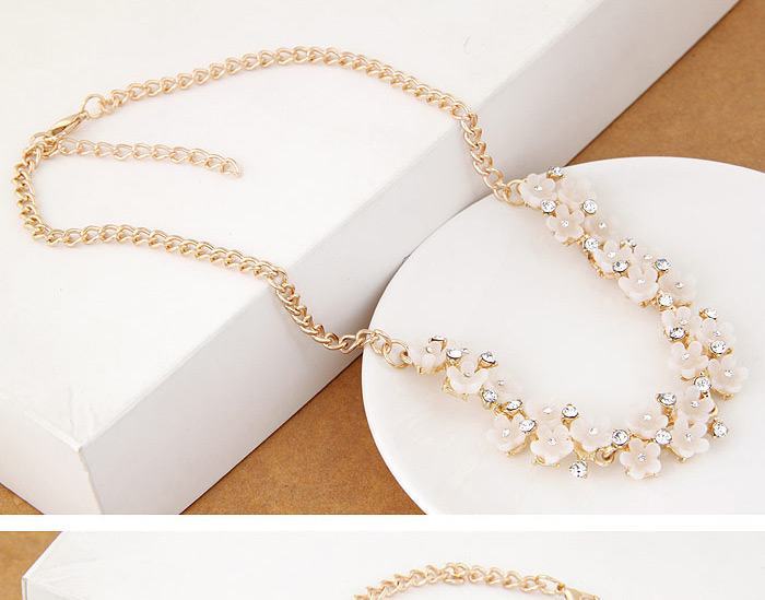 Sweet White Flower Shape Decorated Simple Design,Chains