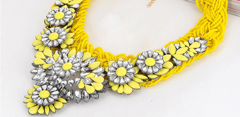 Elegant Yellow Diamond Flower Shape Decorated Hand-woven Collar Design,Bib Necklaces