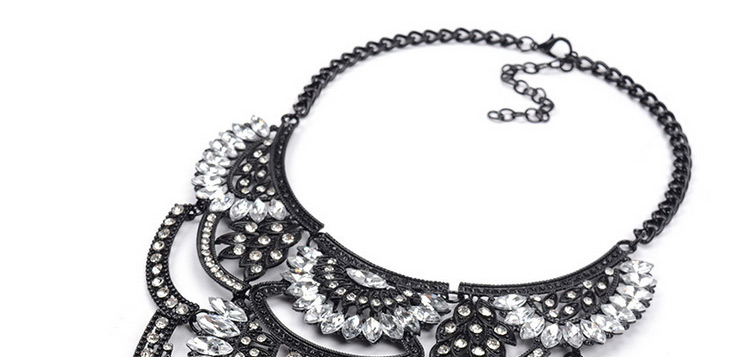 Vintage White Hollow Out Geometric Shape Decorated Short Chain Design Alloy Bib Necklaces,Bib Necklaces