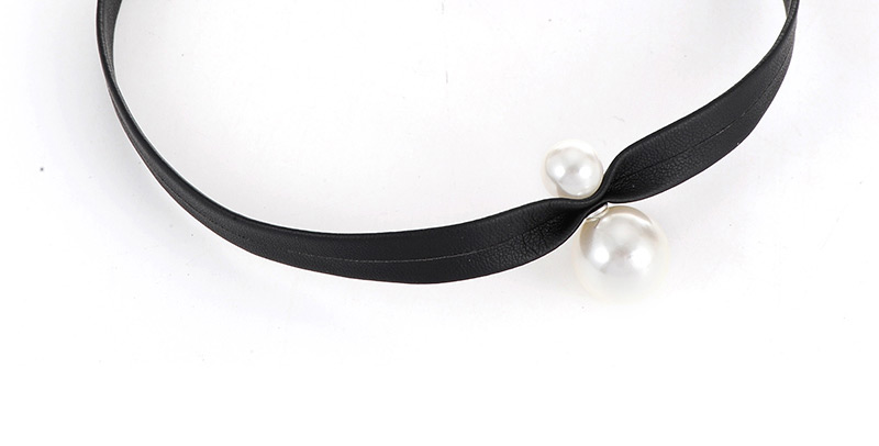 Fashion White Pearl Pendant Decorated Simple Necklace,Chokers