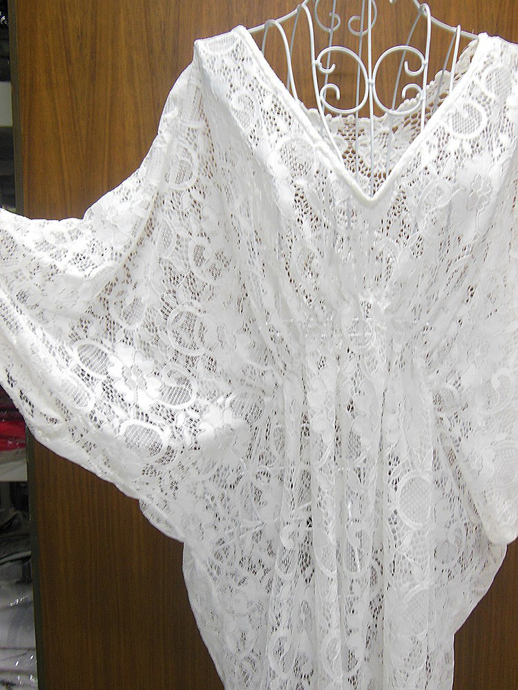 Sexy White Chrysanthemum Pattern Decorated V Neckline Three Quaters Blouse,Sunscreen Shirts