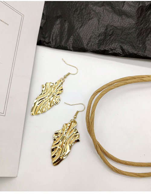 Fashion Gold Metal Irregular Sequin Earrings