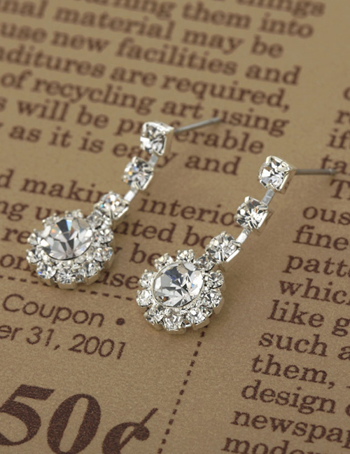 Fashion Silver Flower-studded Earrings Necklace Set