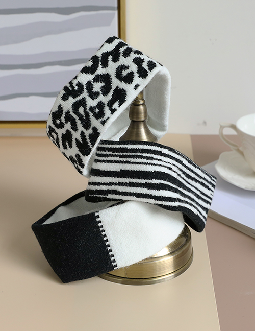 Fashion Black And White Stitching Knitted Geometric Pattern Headband