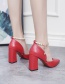 Fashion Red Pointed Thick Heel Hollow Non-slip Pearl Chain Buckle Shoes
