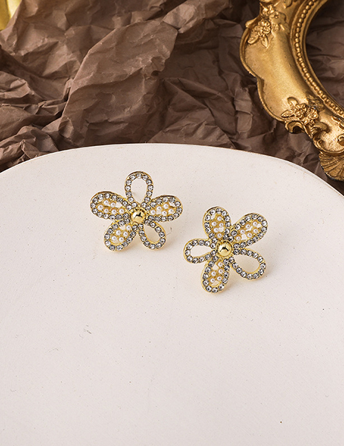 Fashion Gold Irregular Five Leaf Rhinestone Flower Stud Earrings