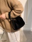 Fashion Wild Black Plush Lock Handbag