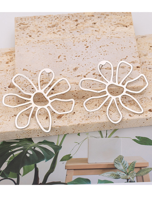 Fashion Silver Color Gold-plated Copper Pierced Flower Earrings