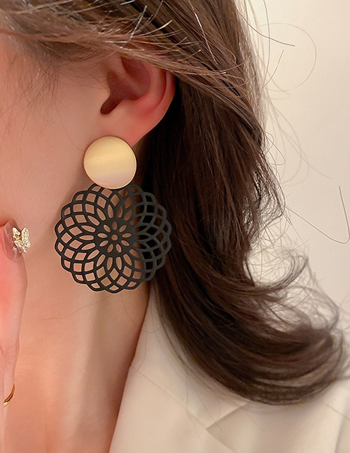 Fashion White Geometric Acrylic Round Stud Earrings