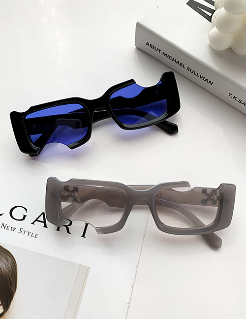 Fashion Black Frame Gray Lens Resin Notch Sunglasses