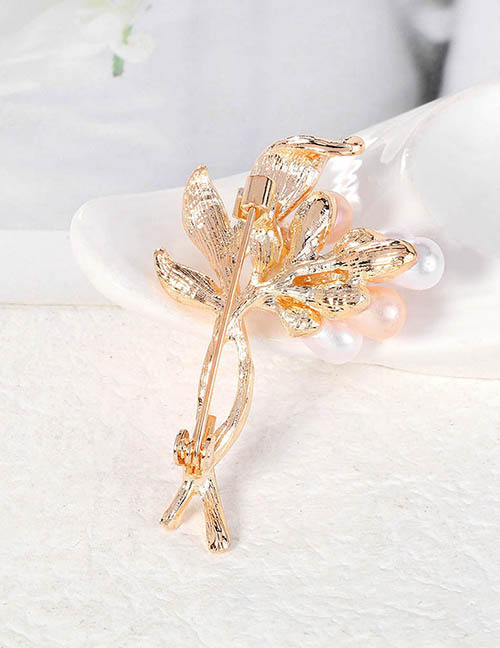 Fashion Gold Alloy Pearl Geometric Flower Brooch