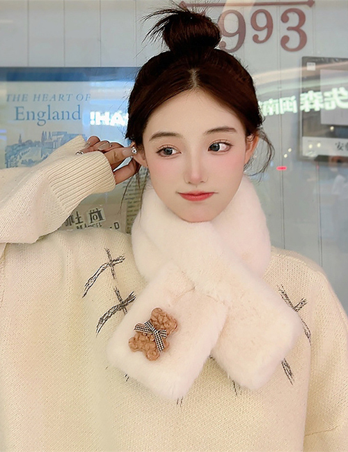 Fashion Thickened White Bear Imitation Rabbit Hair Insertion Bib