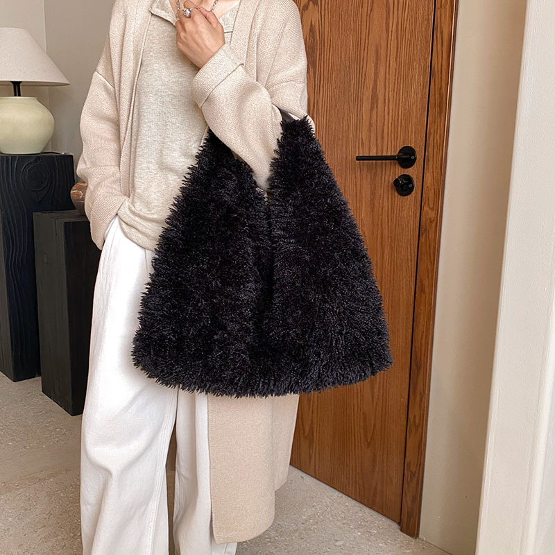 Fashion Black Imitation Lamb Wool Large Capacity Shoulder Bag