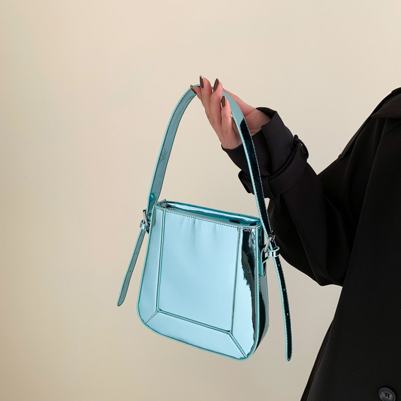 Fashion Black Patent Leather Glossy Large Capacity Shoulder Bag