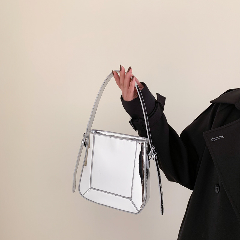 Fashion Black Patent Leather Glossy Large Capacity Shoulder Bag