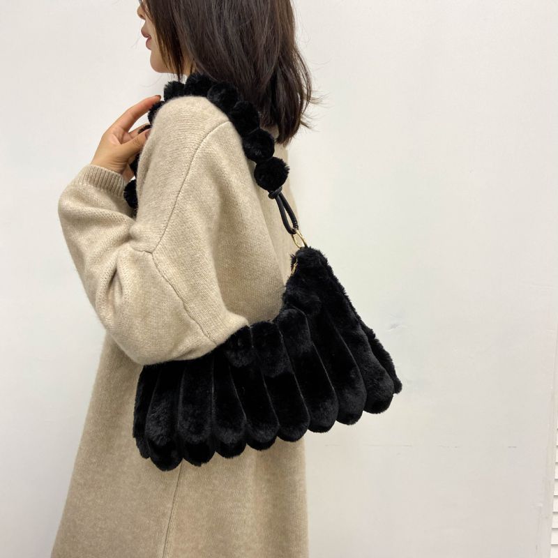 Fashion Black Plush Large Capacity Shoulder Bag