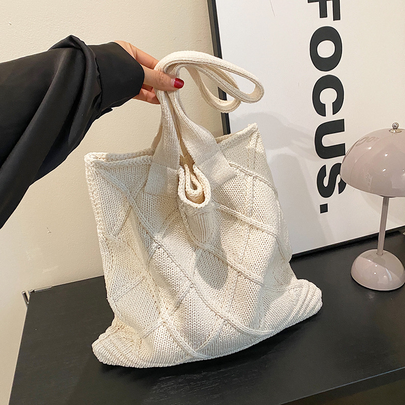 Fashion White Wool Diamond Large Capacity Shoulder Bag