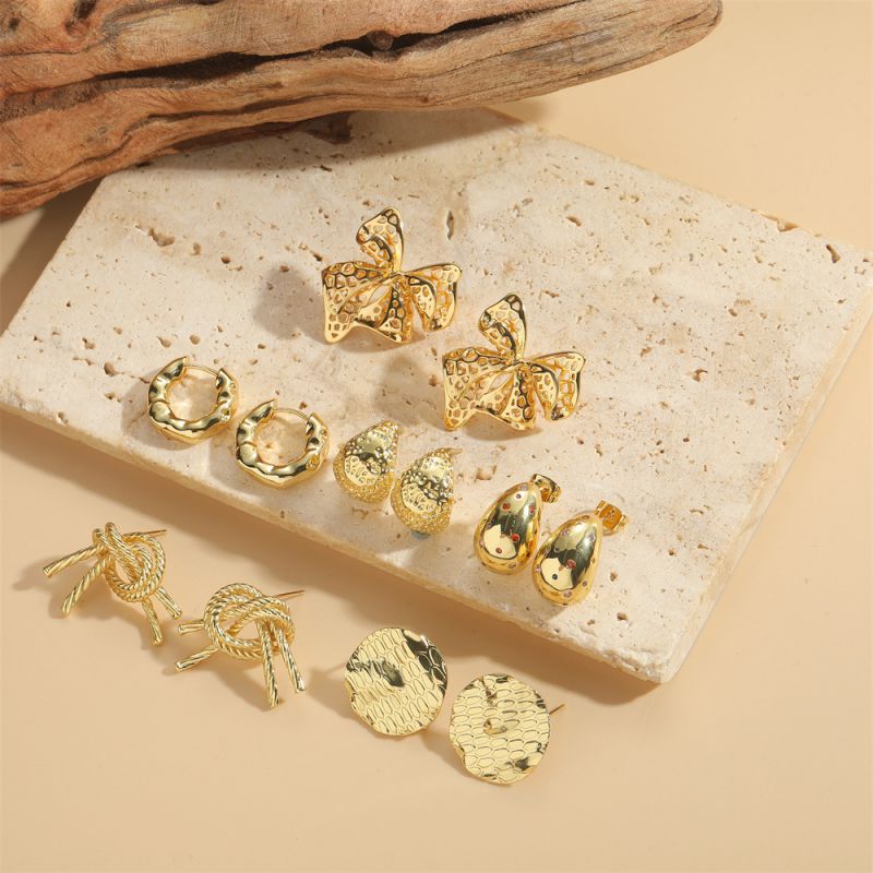 Fashion Disc Style Gold-plated Copper Geometric Stud Earrings