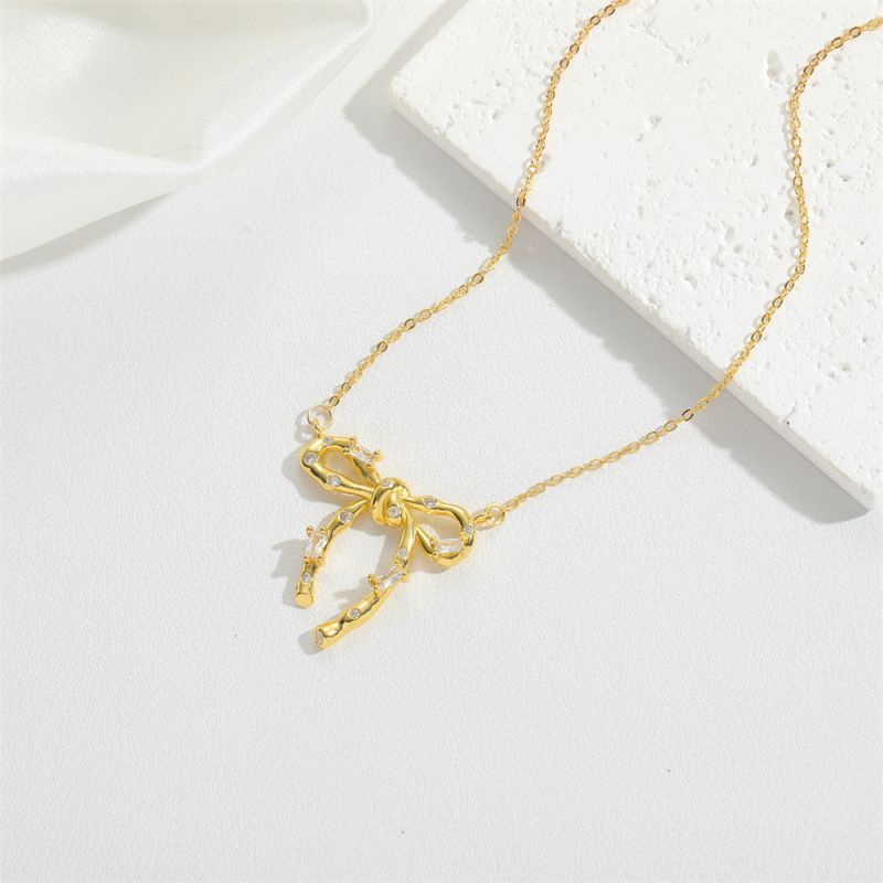 Fashion Butterfly Style Gold-plated Copper Bow Necklace With Diamonds