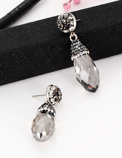 Fashion Black Diamond Decorated Waterdrop Shape Earrings