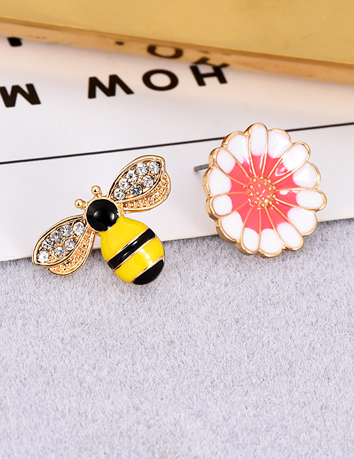 Fashion Multi-color Bee&flower Shape Design Earrings